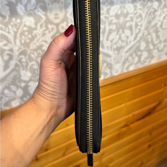 Kate Spade Zip Continental Wallet Black Saffiano Leather w/ Gold Hardware EUC - Picture 9 of 16